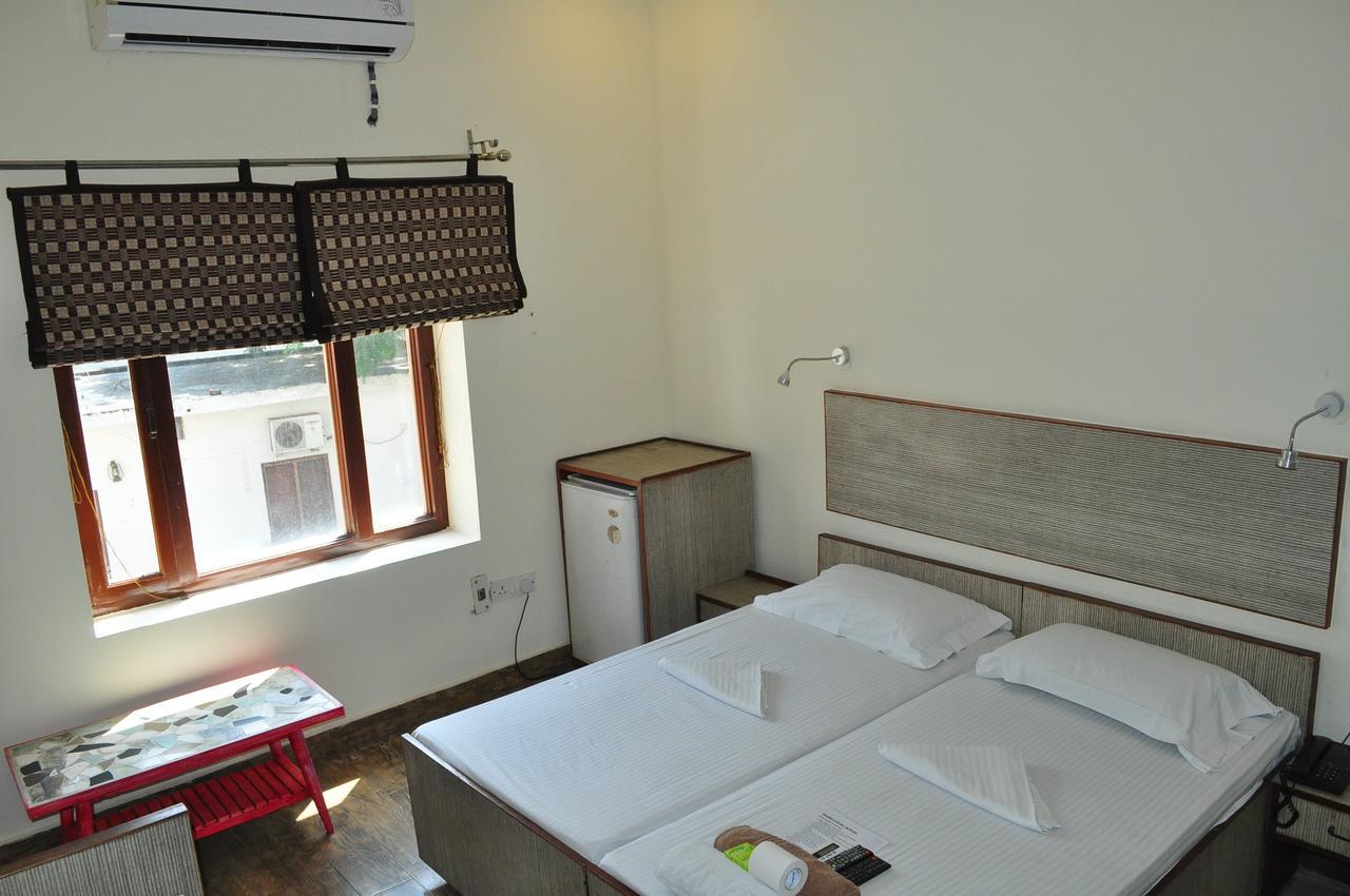 Hotel Kabli New Delhi Luaran gambar