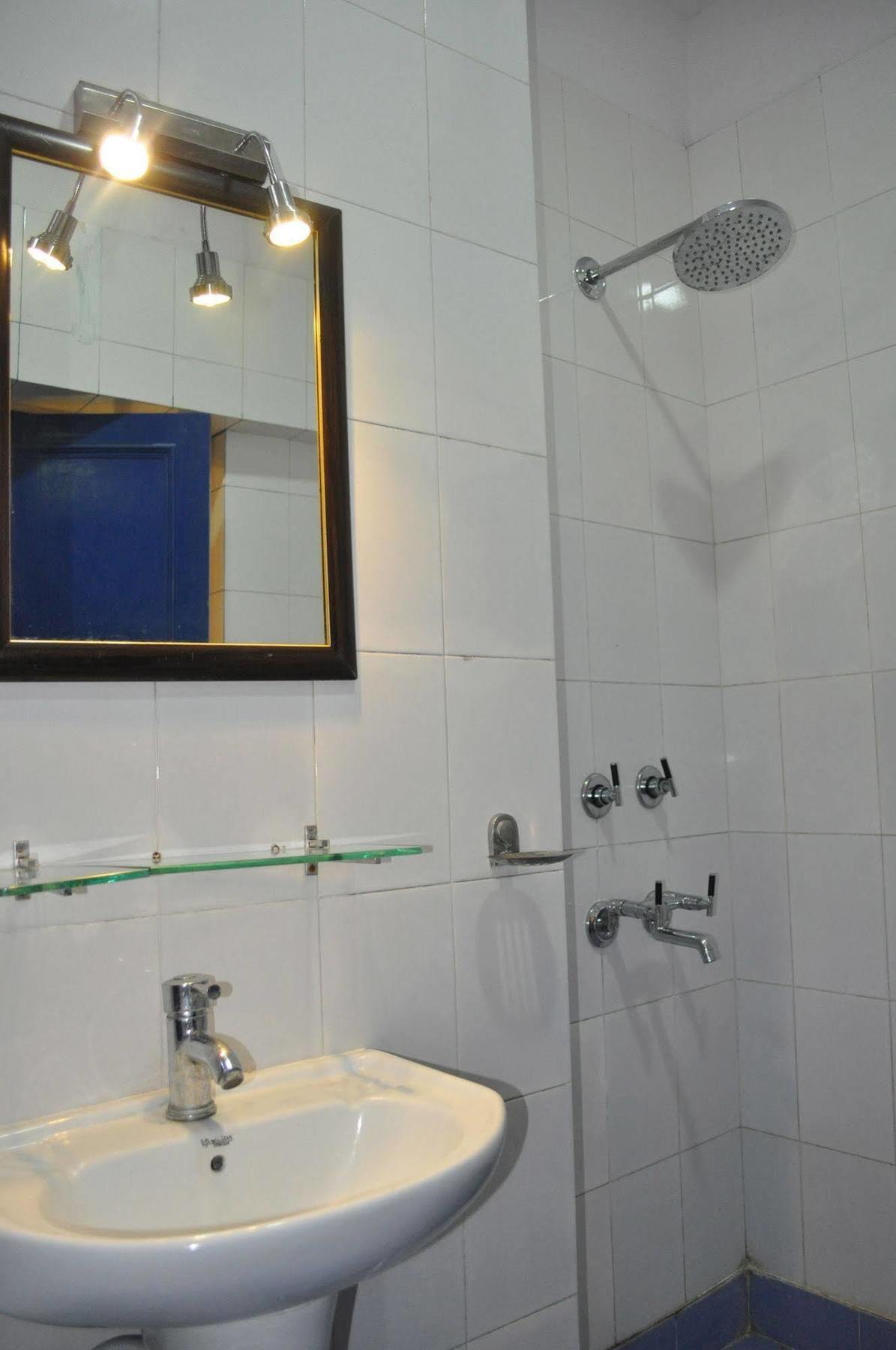 Hotel Kabli New Delhi Luaran gambar