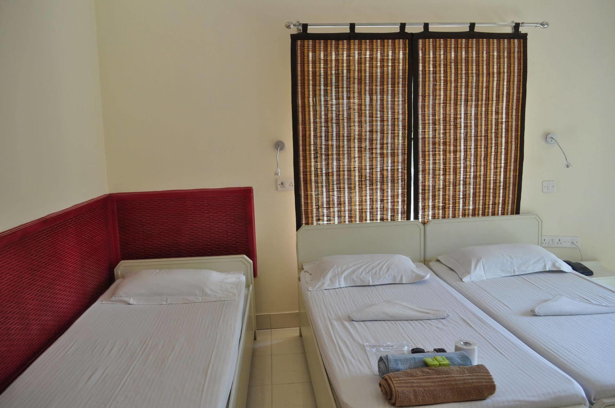 Hotel Kabli New Delhi Luaran gambar