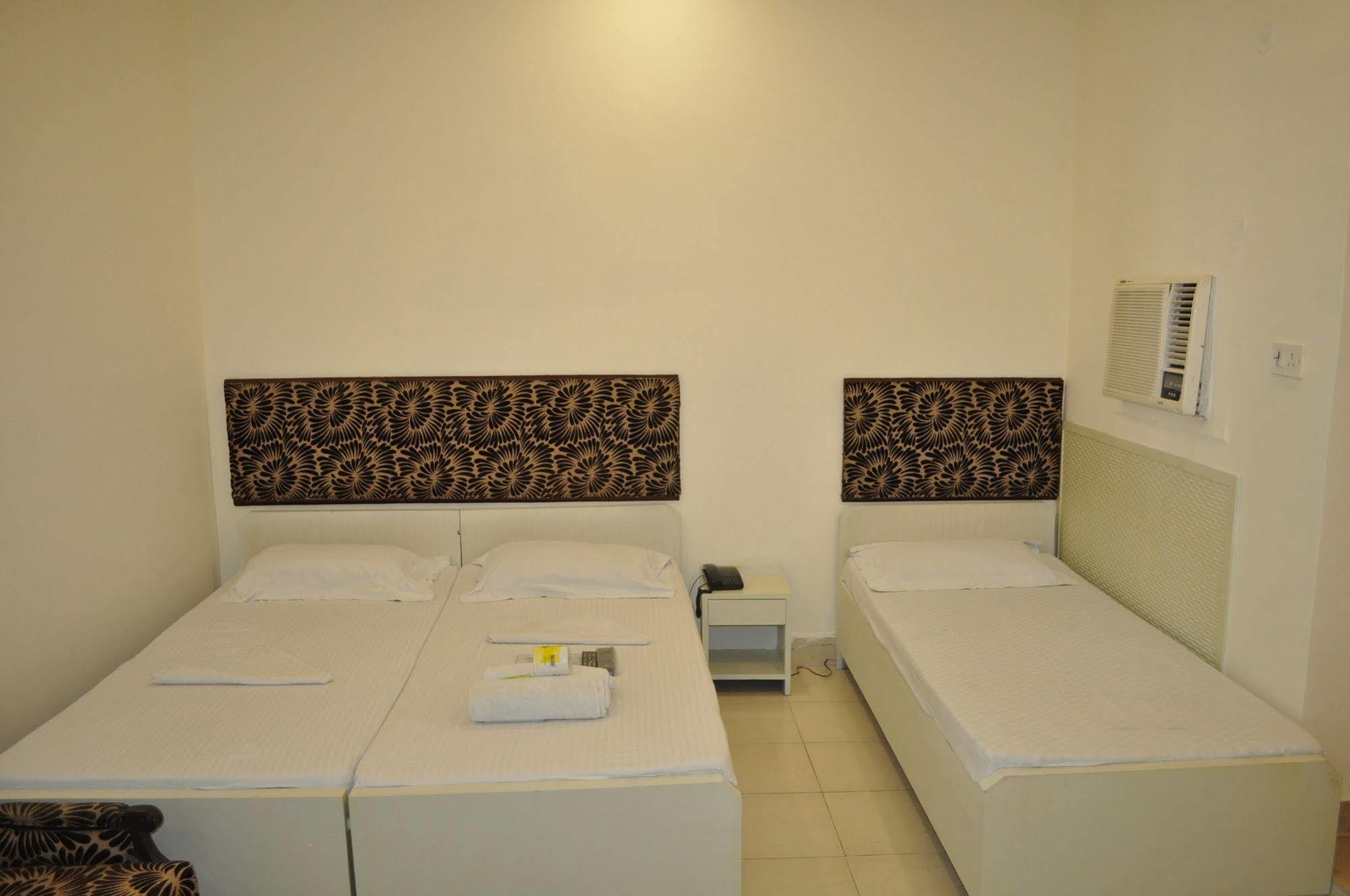 Hotel Kabli New Delhi Luaran gambar