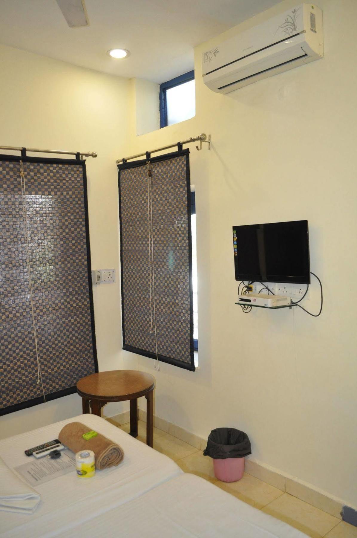 Hotel Kabli New Delhi Luaran gambar