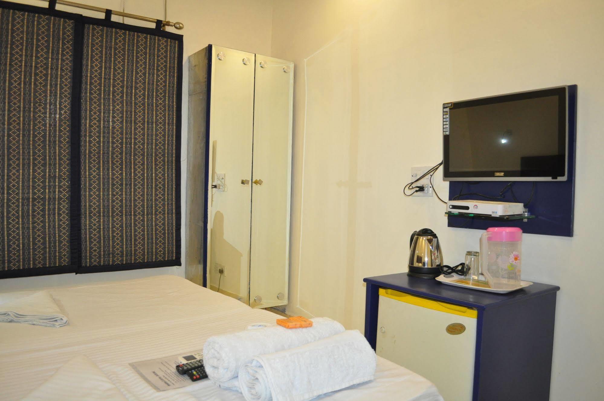 Hotel Kabli New Delhi Luaran gambar